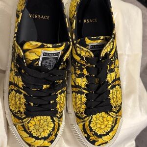 Versace Baroque Yellow and Black Sneakers size 39